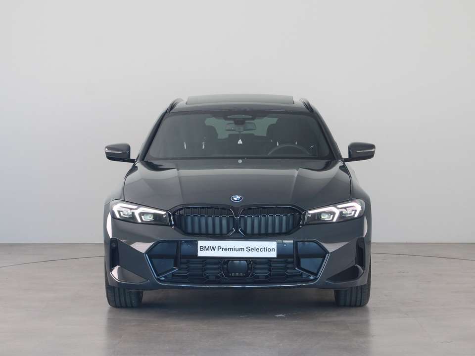 BMW 330 - Imagem 6
