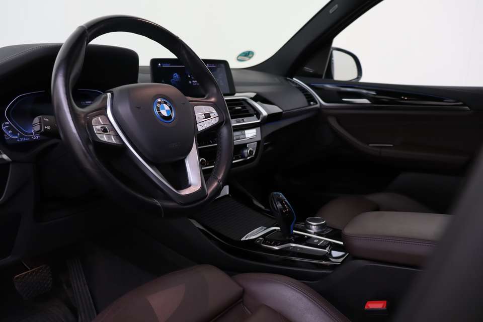 BMW iX3 - Imagem 3