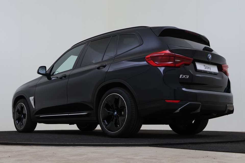BMW iX3 - Imagem 11