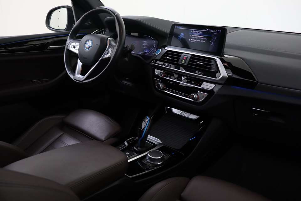 BMW iX3 - Imagem 12