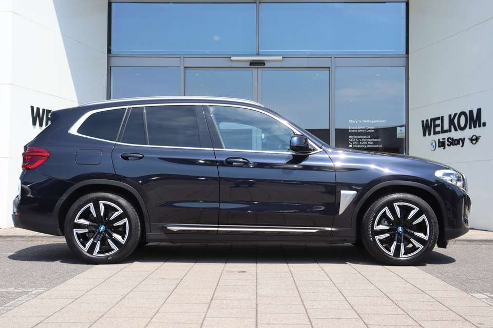 BMW iX3 - Imagem 8