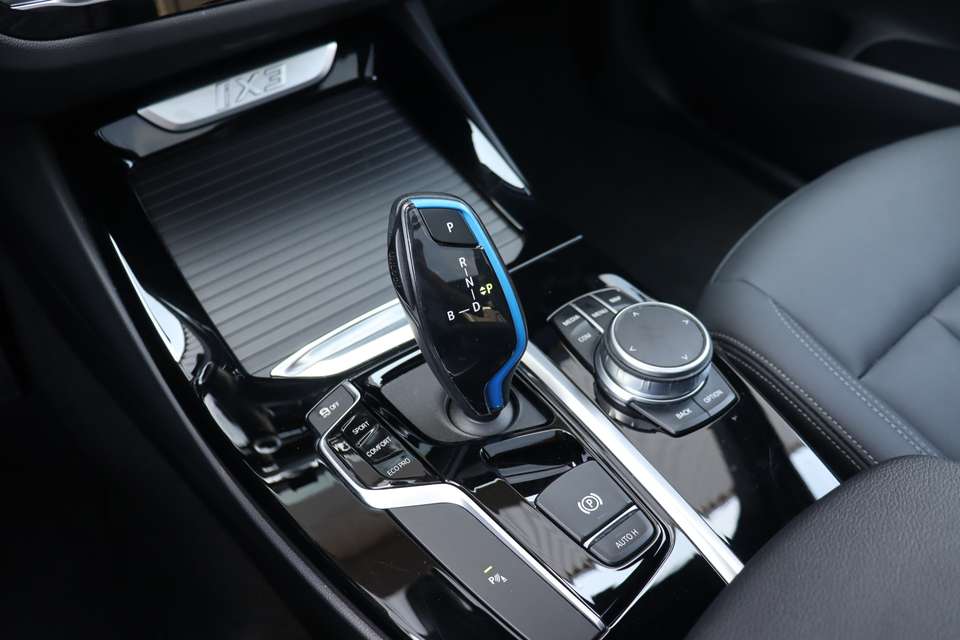 BMW iX3 - Imagem 14
