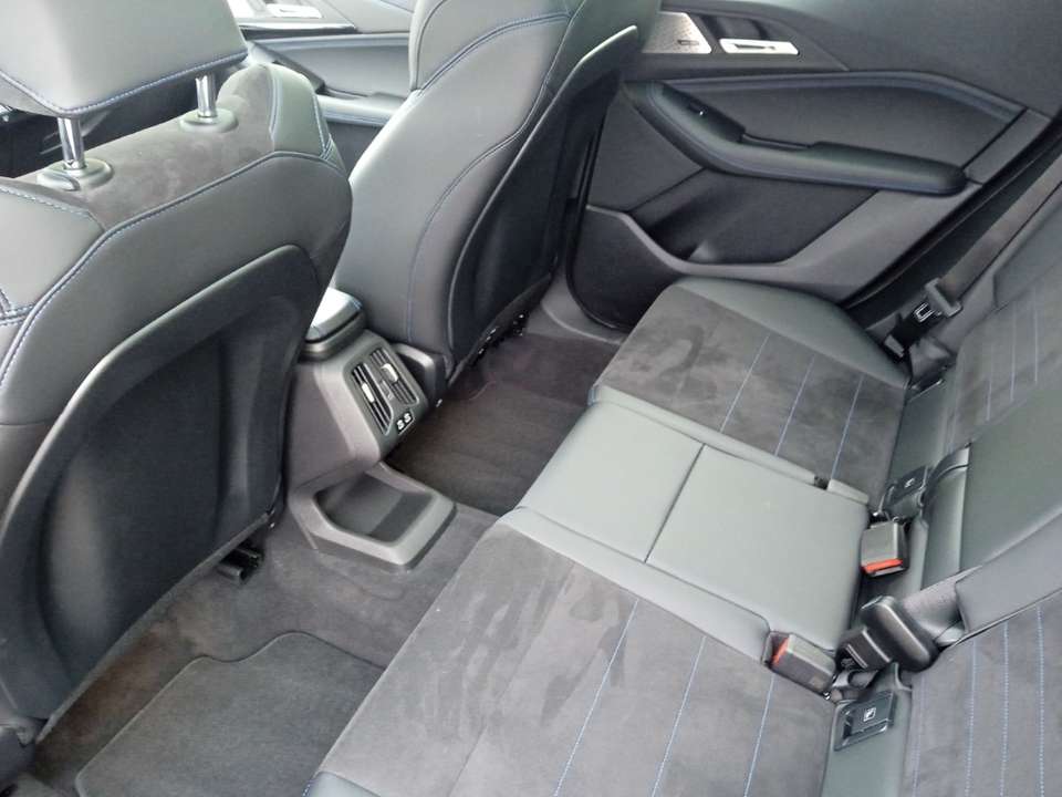 BMW 223 - Imagem 12