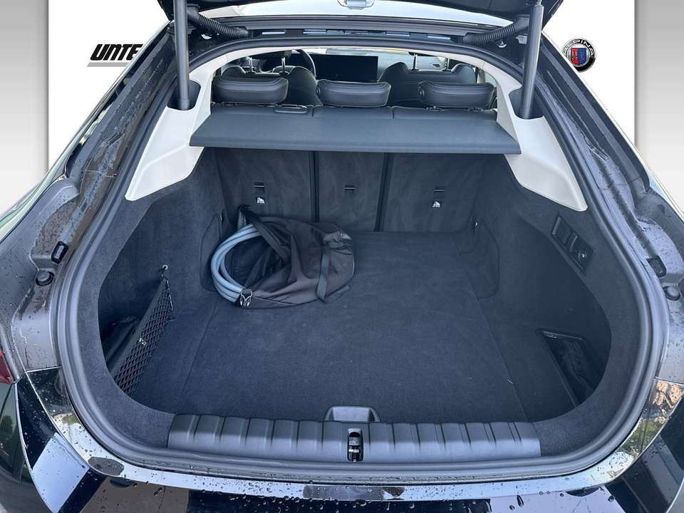BMW i4 - Imagem 12