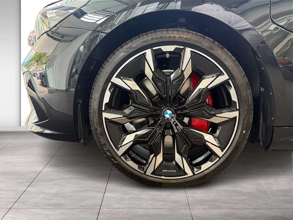 BMW 550 - Imagem 6