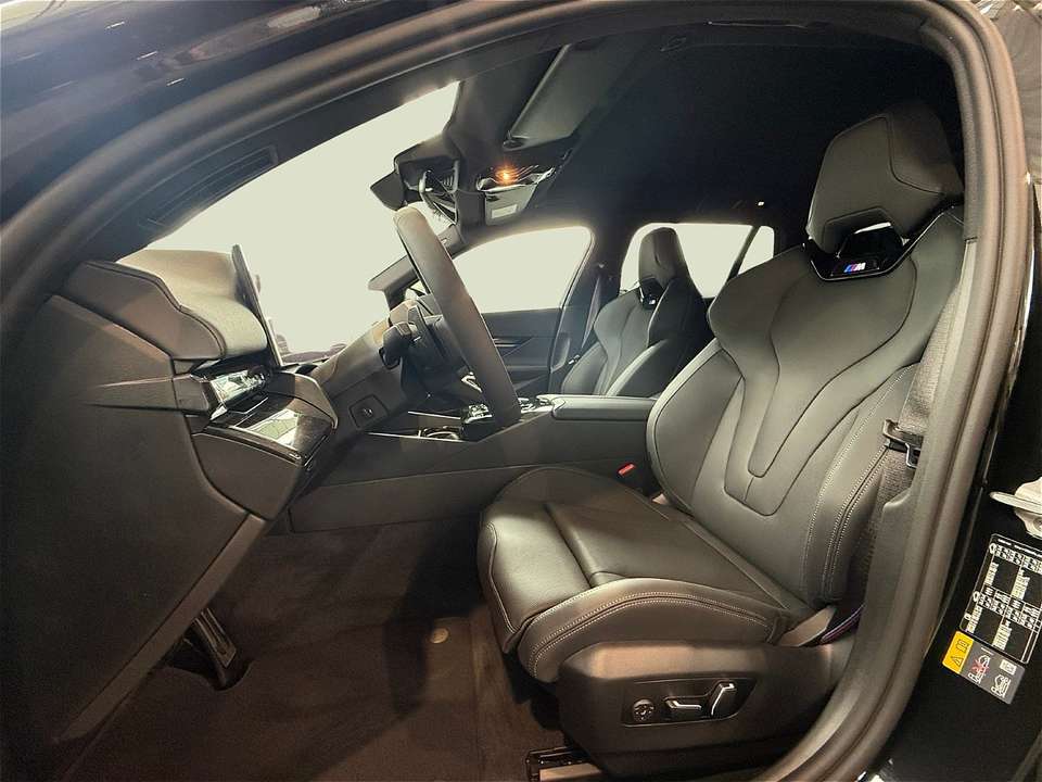 BMW 550 - Imagem 11