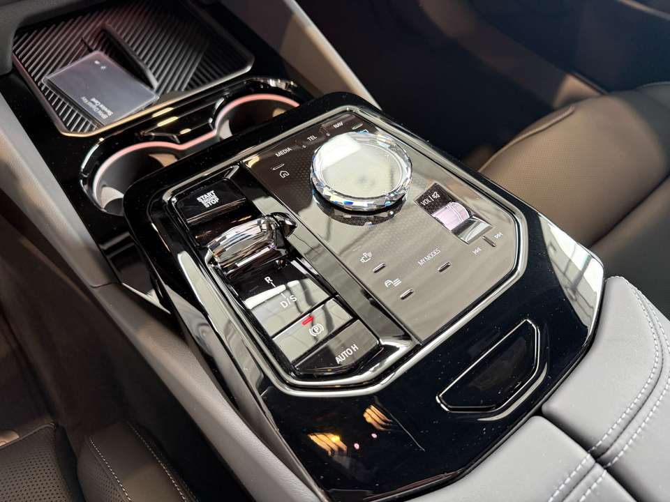 BMW 550 - Imagem 14