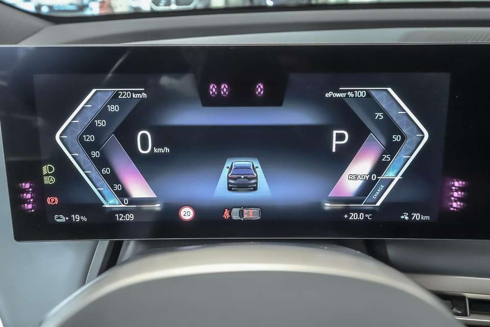 BMW iX - Imagem 10