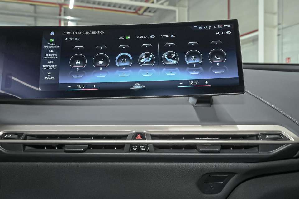 BMW iX - Imagem 12