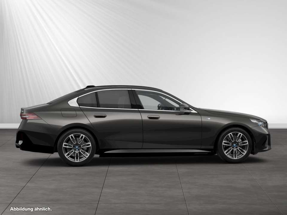 BMW 550 - Imagem 11