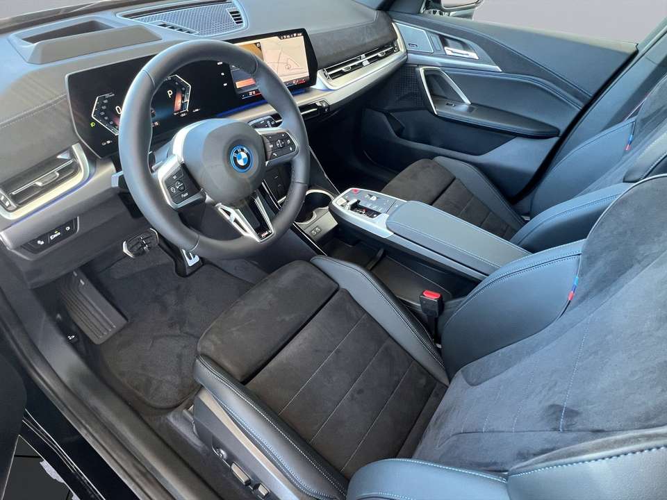 BMW iX1 - Imagem 6