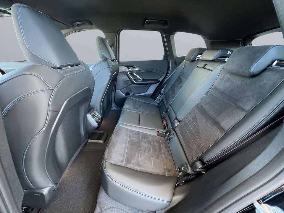 BMW iX1 - Imagem 7