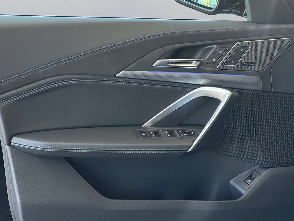 BMW iX1 - Imagem 14