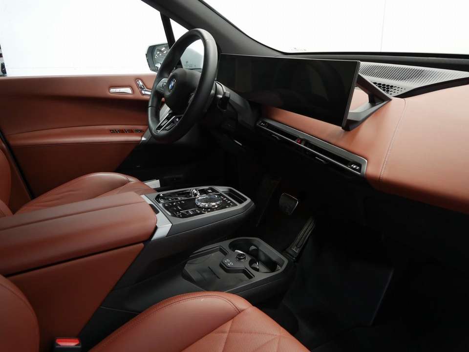 BMW iX - Imagem 5