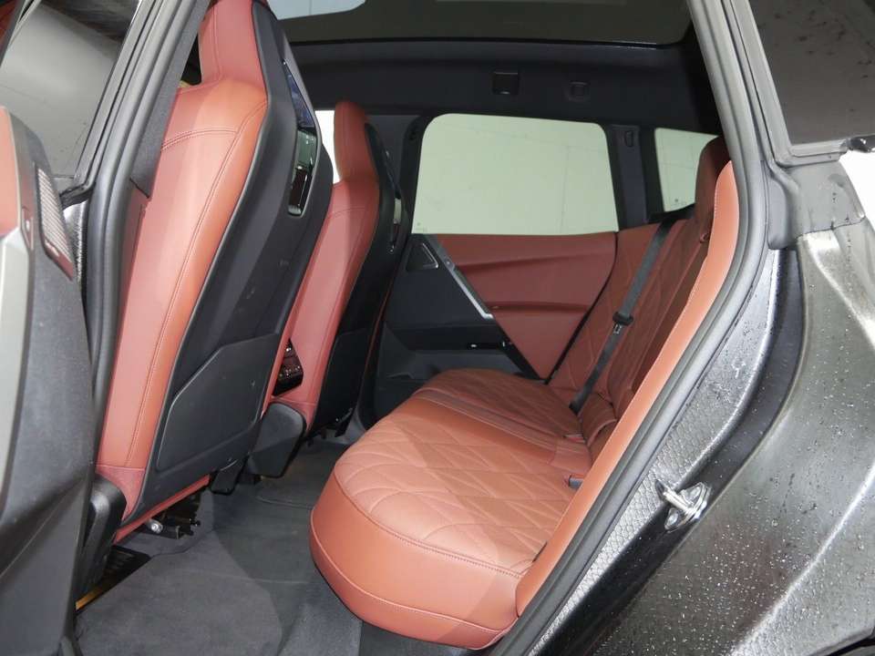 BMW iX - Imagem 9