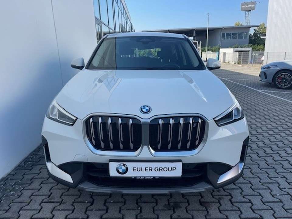 BMW iX1 - Imagem 3