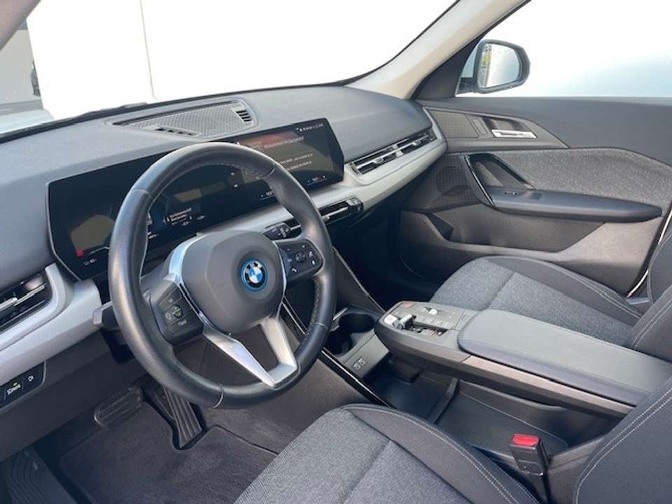 BMW iX1 - Imagem 6