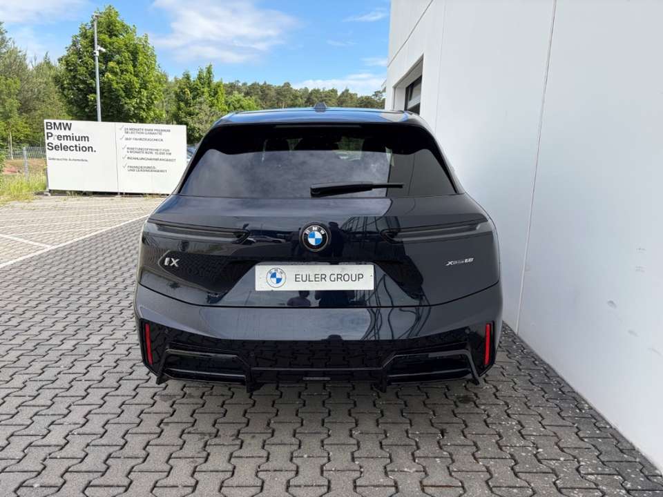 BMW iX - Imagem 5