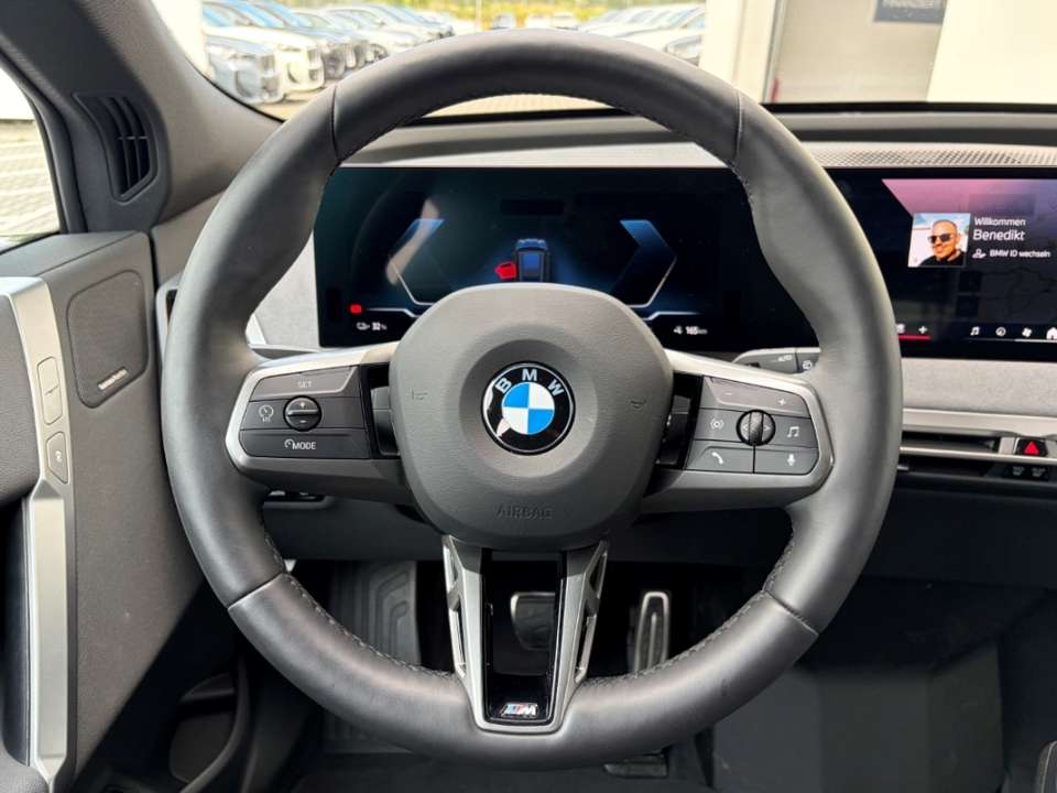 BMW iX - Imagem 8
