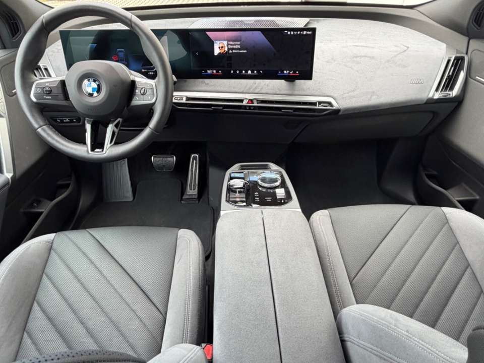 BMW iX - Imagem 9