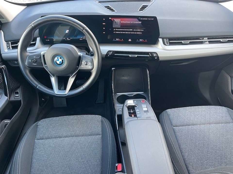 BMW iX1 - Imagem 10