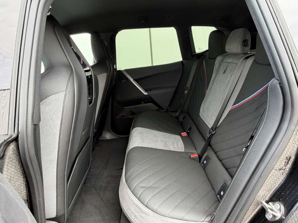 BMW iX - Imagem 10