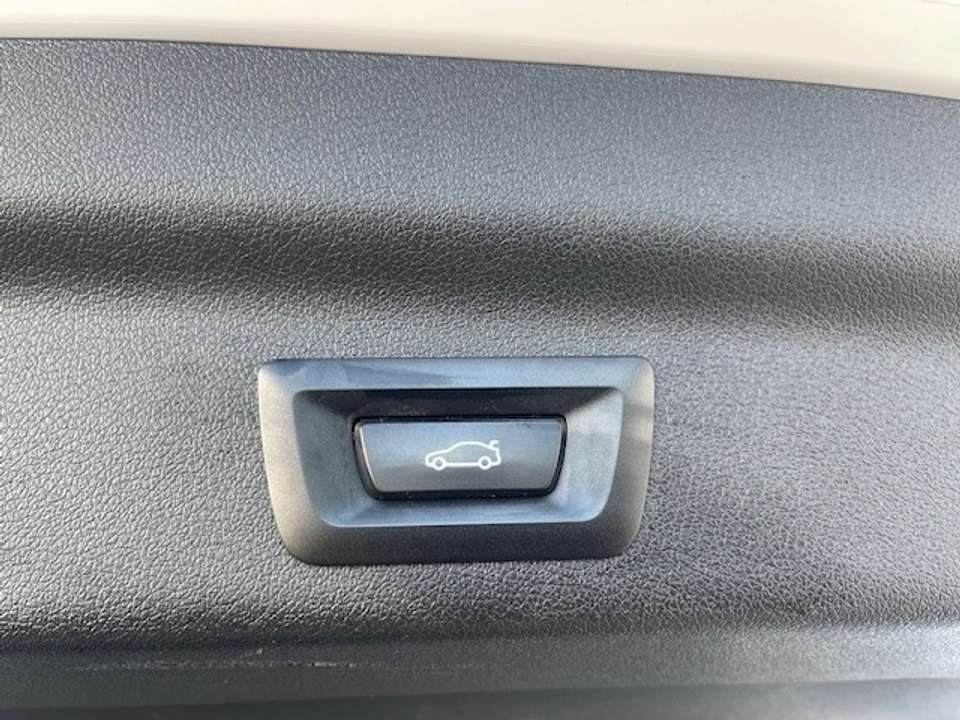 BMW iX1 - Imagem 14