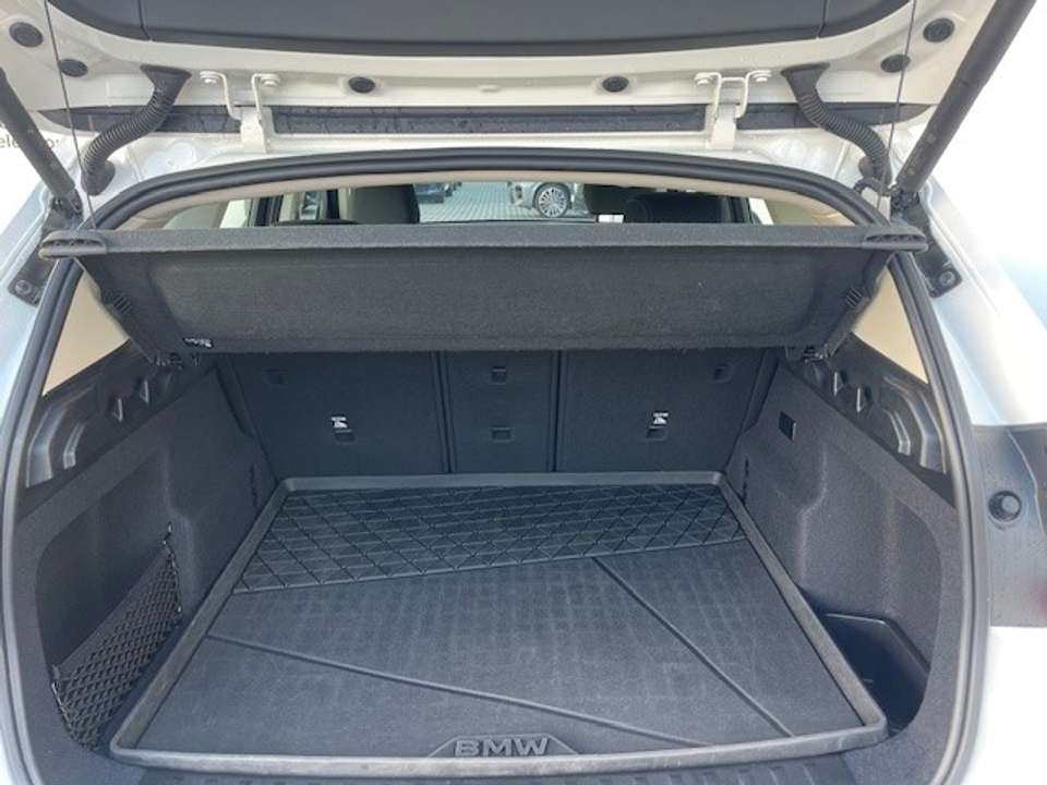 BMW iX1 - Imagem 15