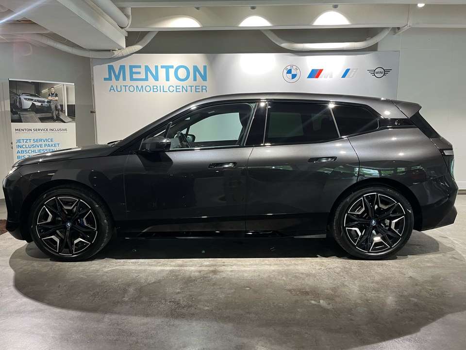 BMW iX - Imagem 3