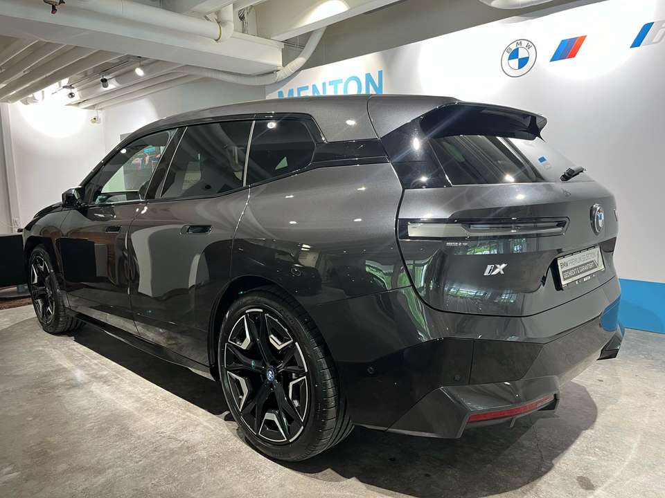 BMW iX - Imagem 5