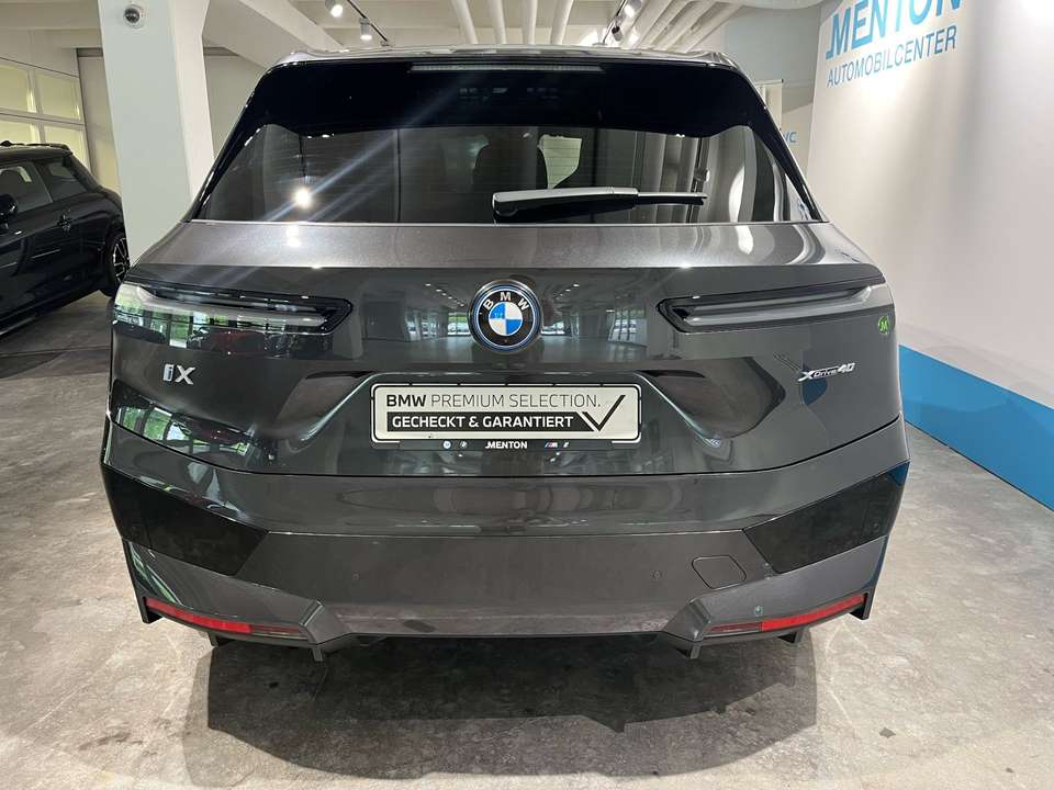 BMW iX - Imagem 6