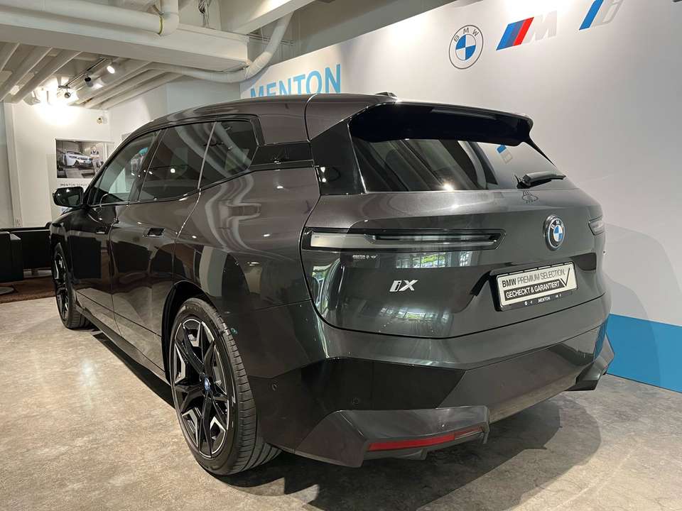 BMW iX - Imagem 5