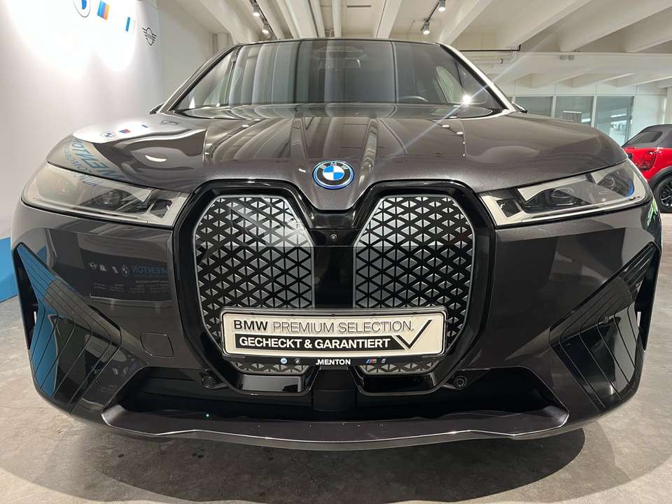 BMW iX - Imagem 7