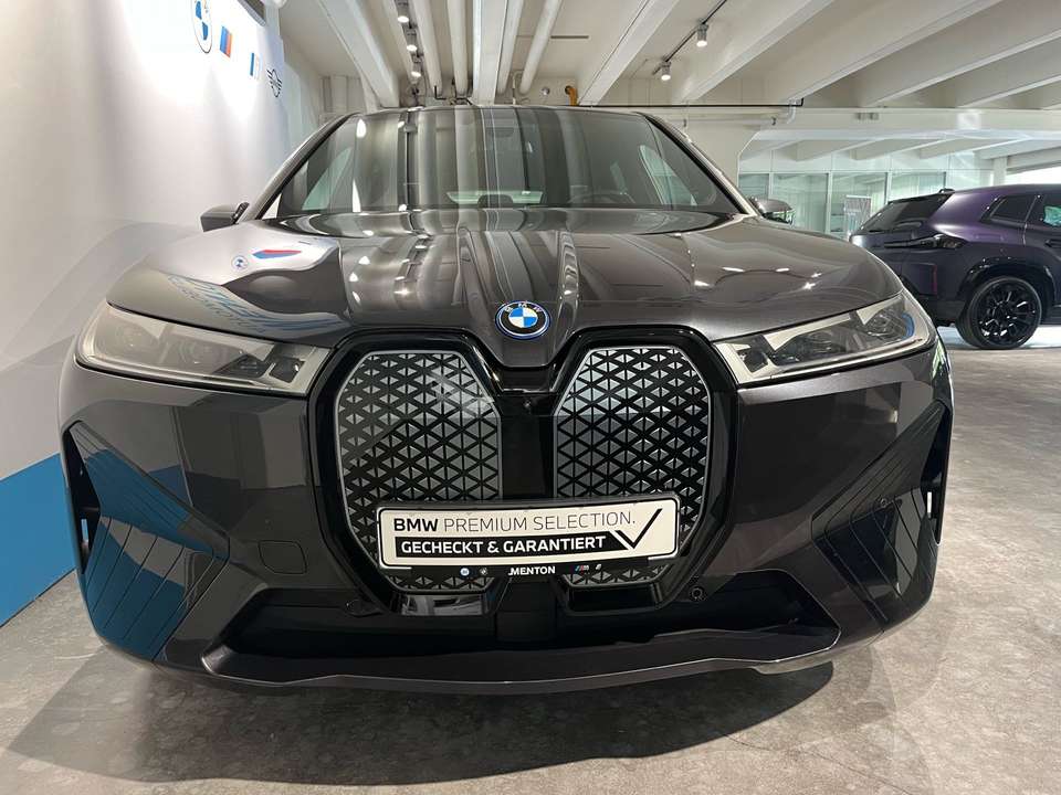 BMW iX - Imagem 6
