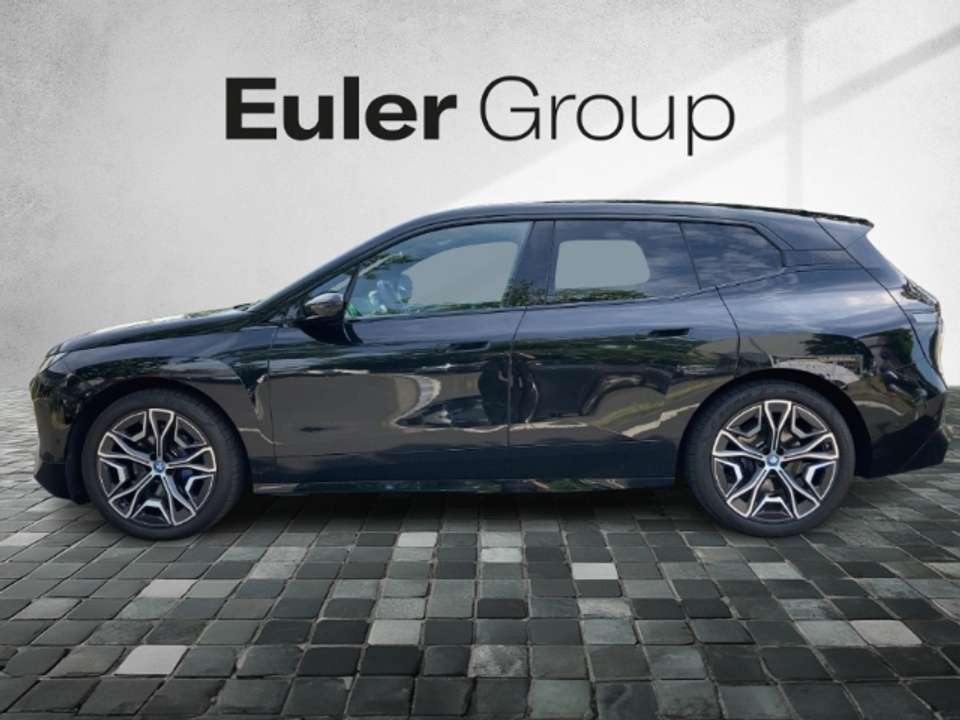 BMW iX - Imagem 2