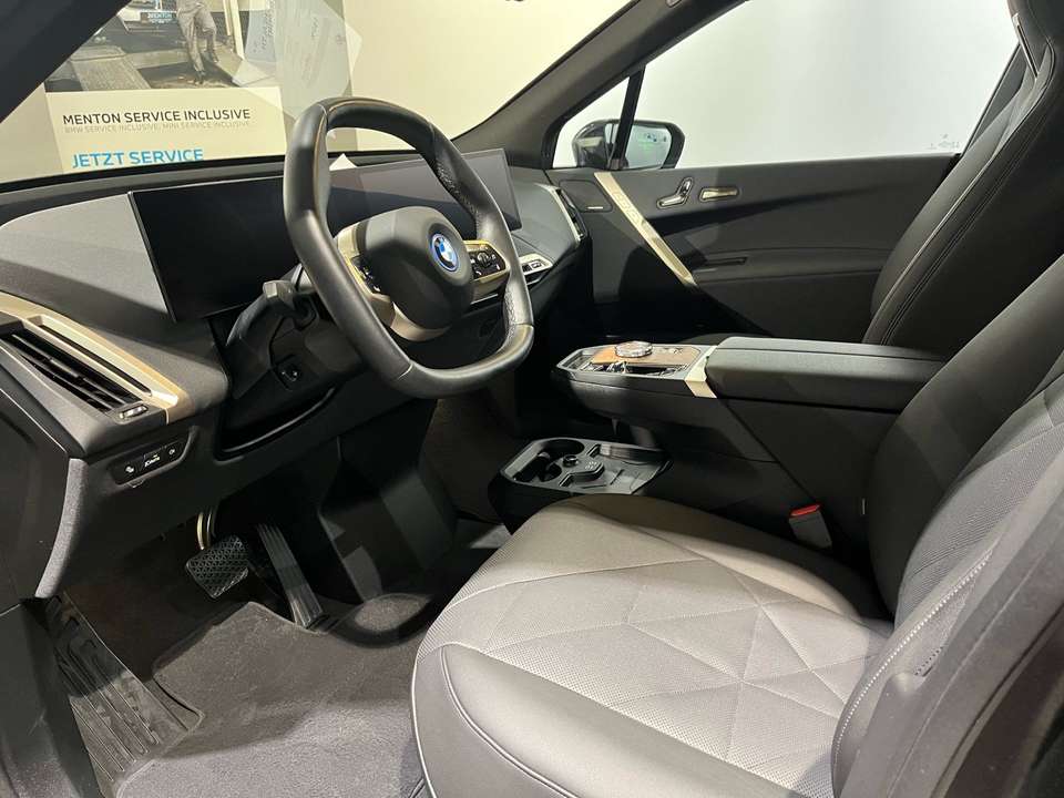 BMW iX - Imagem 9