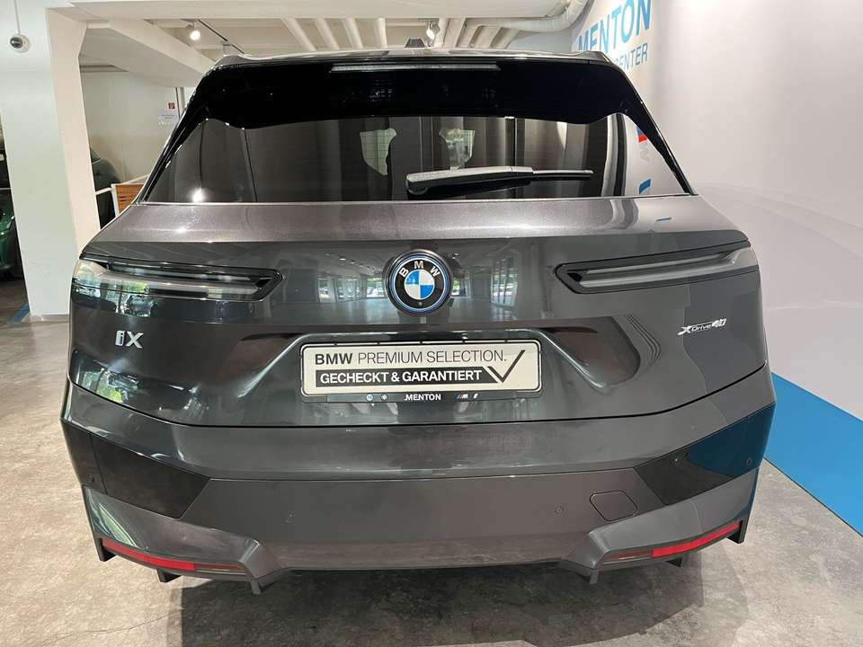 BMW iX - Imagem 7