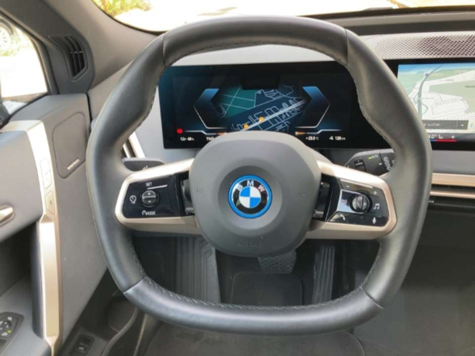 BMW iX - Imagem 9