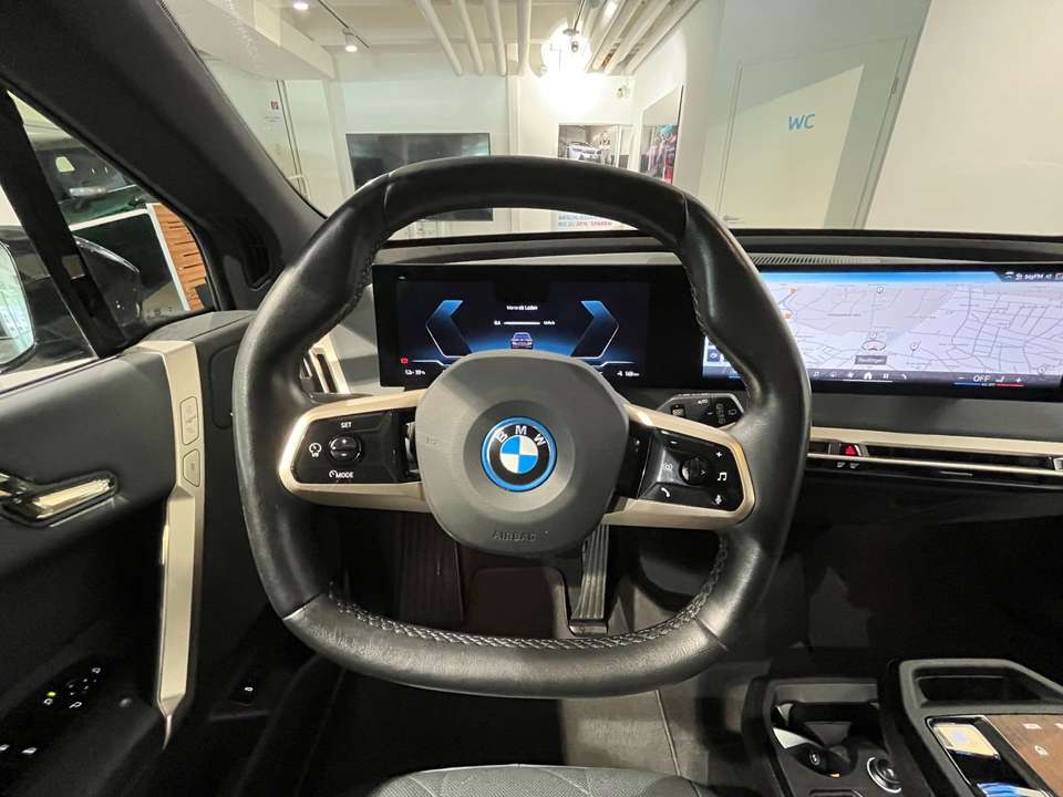 BMW iX - Imagem 14