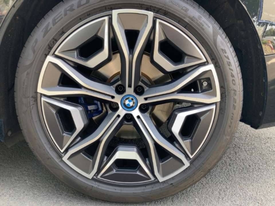BMW iX - Imagem 13