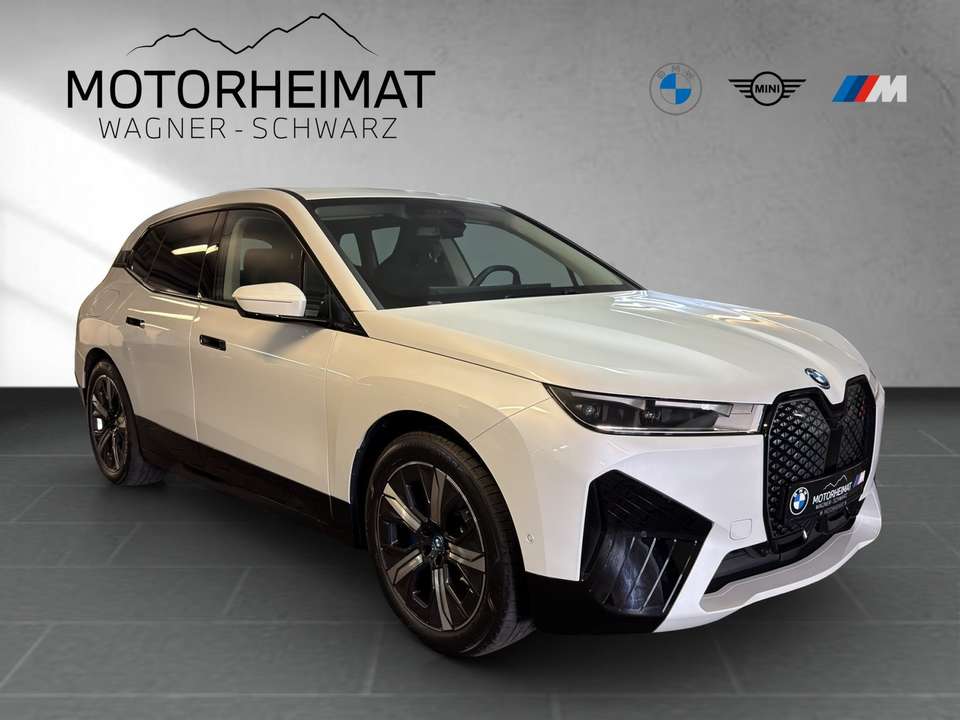 BMW iX - Imagem 4