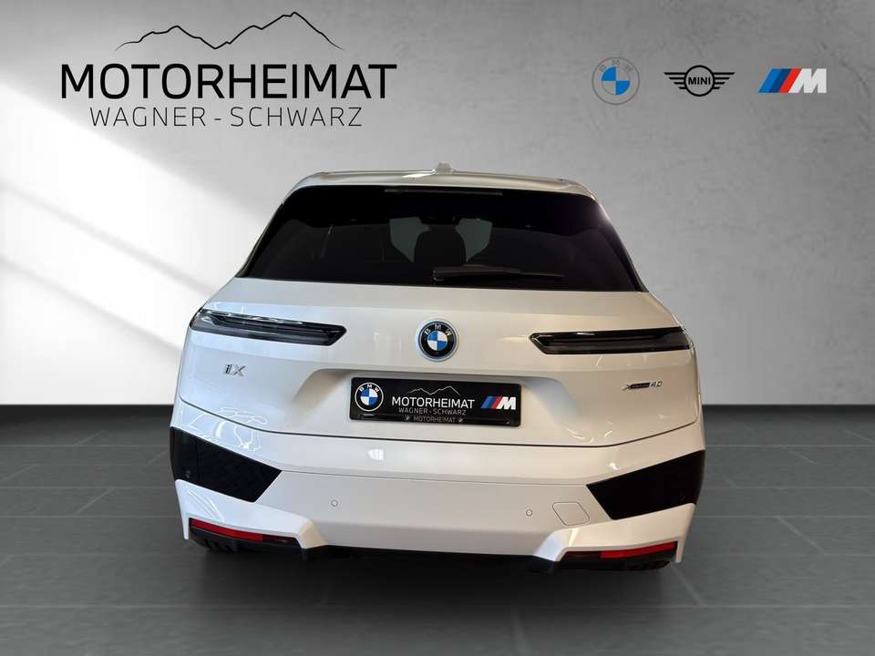 BMW iX - Imagem 6