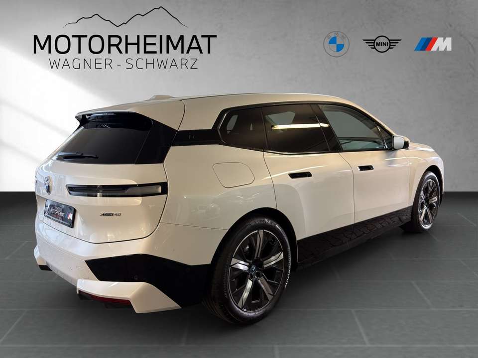 BMW iX - Imagem 7