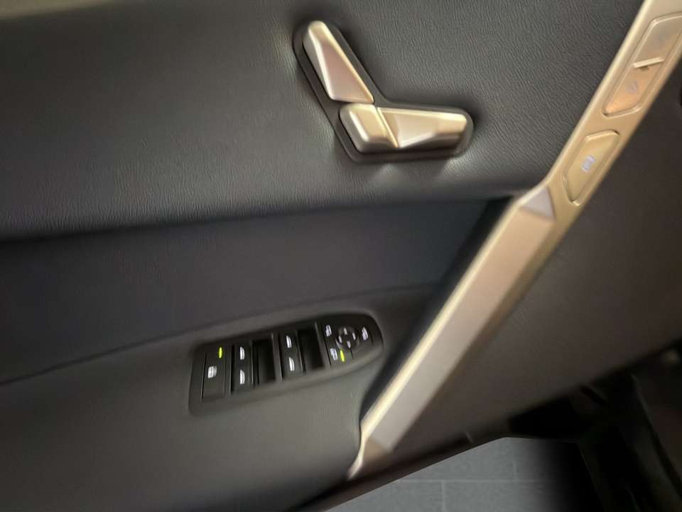 BMW iX - Imagem 10