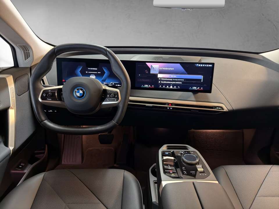 BMW iX - Imagem 14