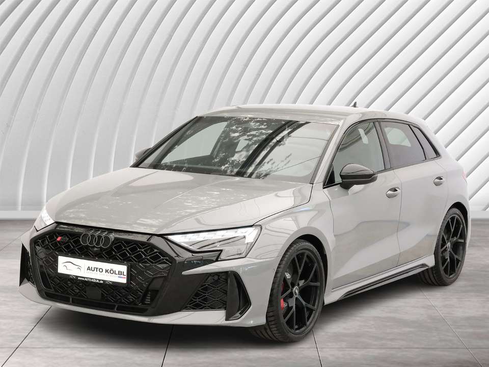 Audi RS3 - Imagem 1