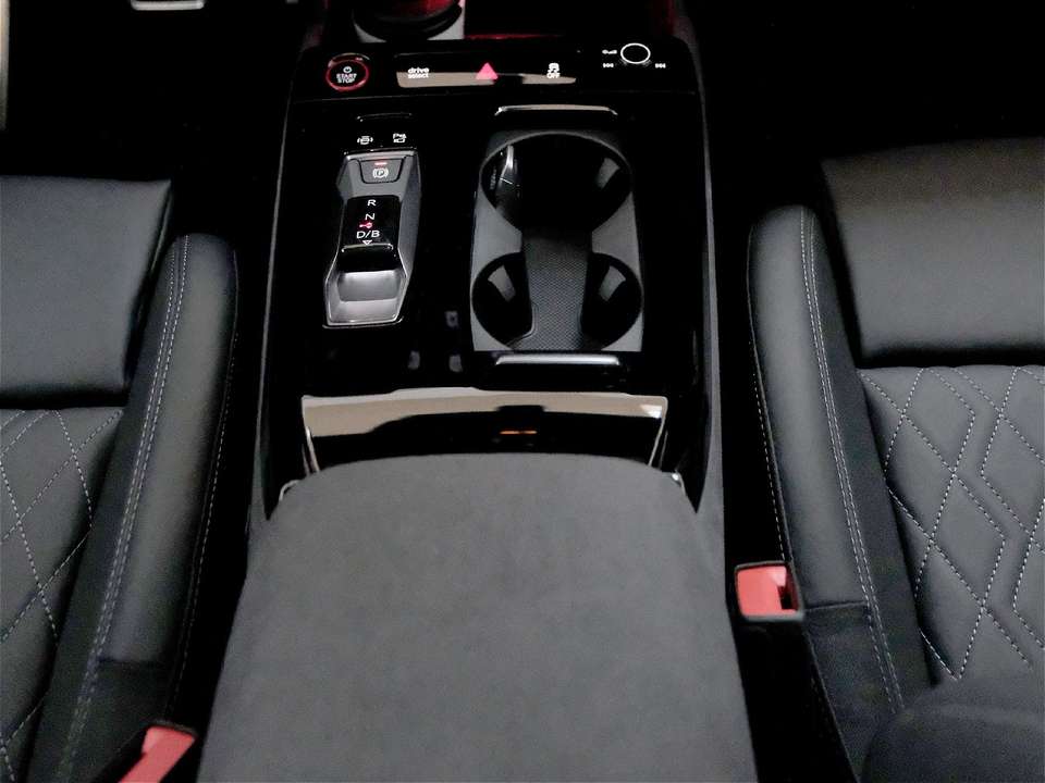 Audi SQ6 e-tron - Imagem 14