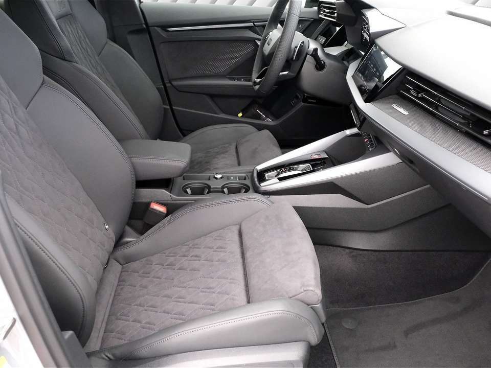 Audi RS3 - Imagem 11