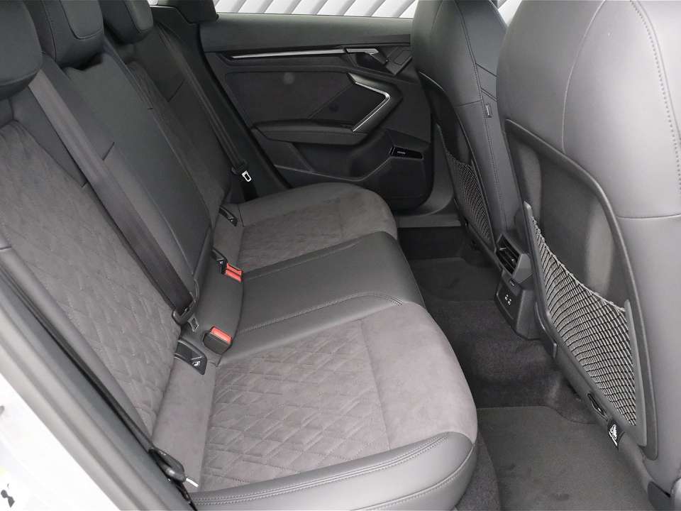 Audi RS3 - Imagem 12