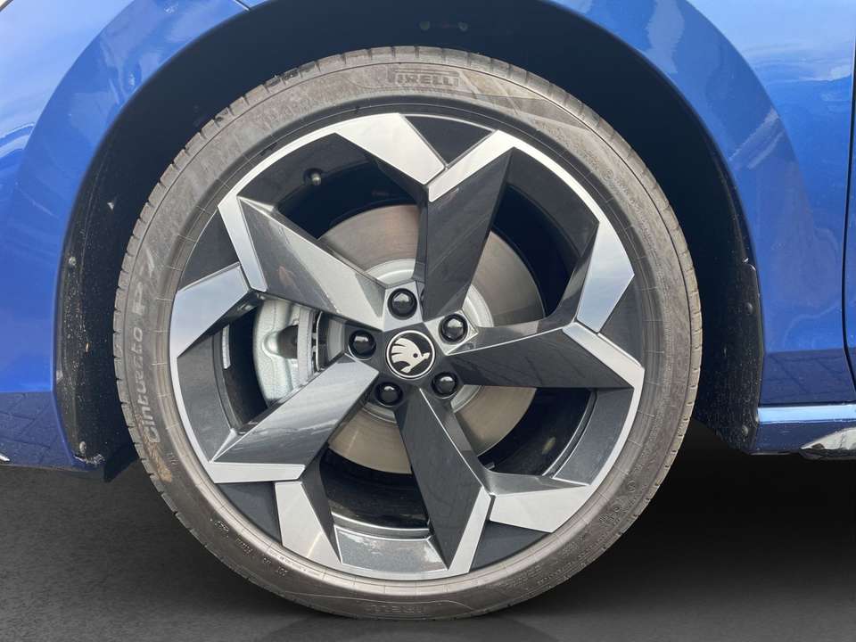 Skoda Superb - Imagem 7